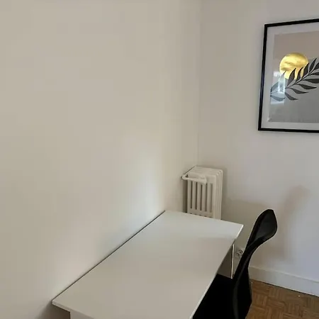 Appartement Parisian Style Apt Free Parking And Rer B Access Bourg-la-Reine